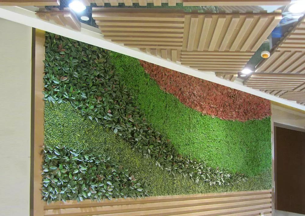 artificial vertical green wall